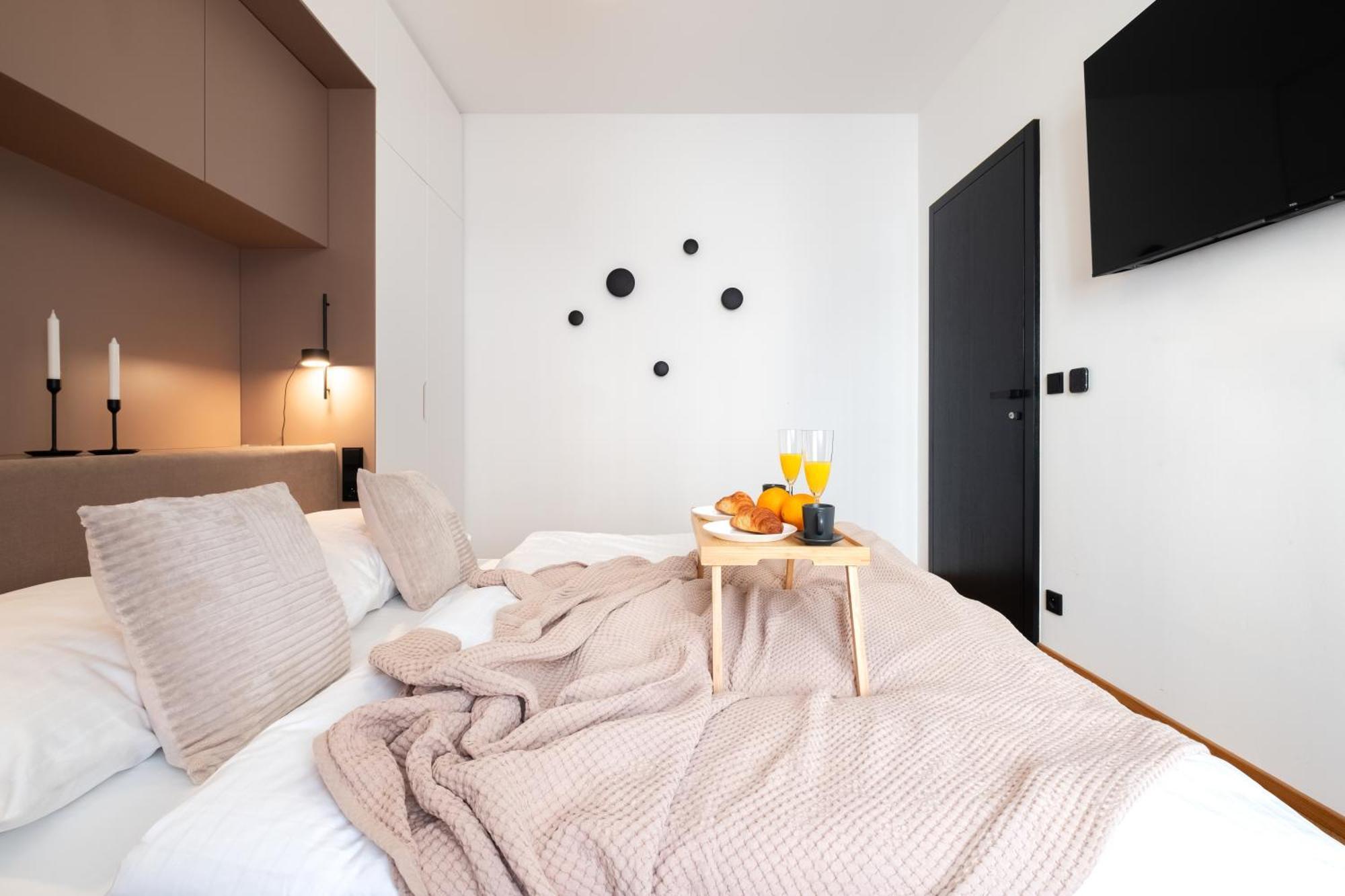 Days - Modern With Workspace - Quiet Area Appartement Praag
